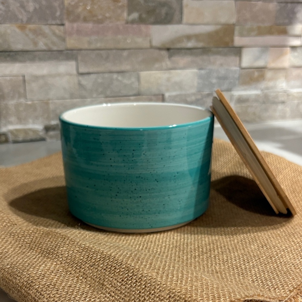 Elegant Teal Ceramic Storage Jar with Lid